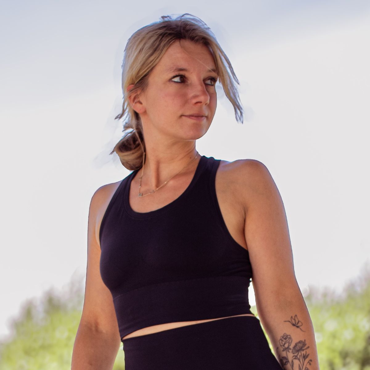 yoga_bustier1.jpg